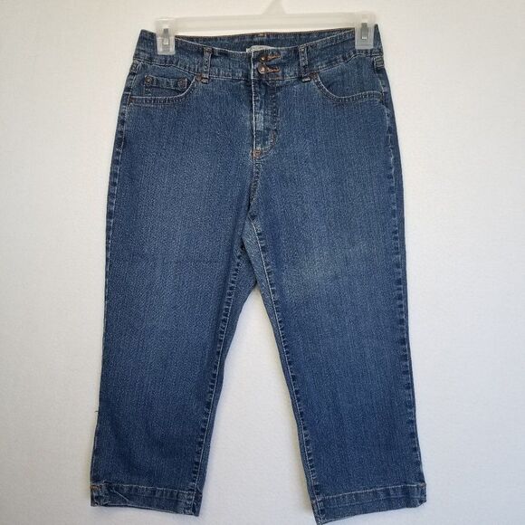 Bandolino Women's Blu Jean Capri's Size 8 Embroidered Pockets Denim - Picture 1 of 11